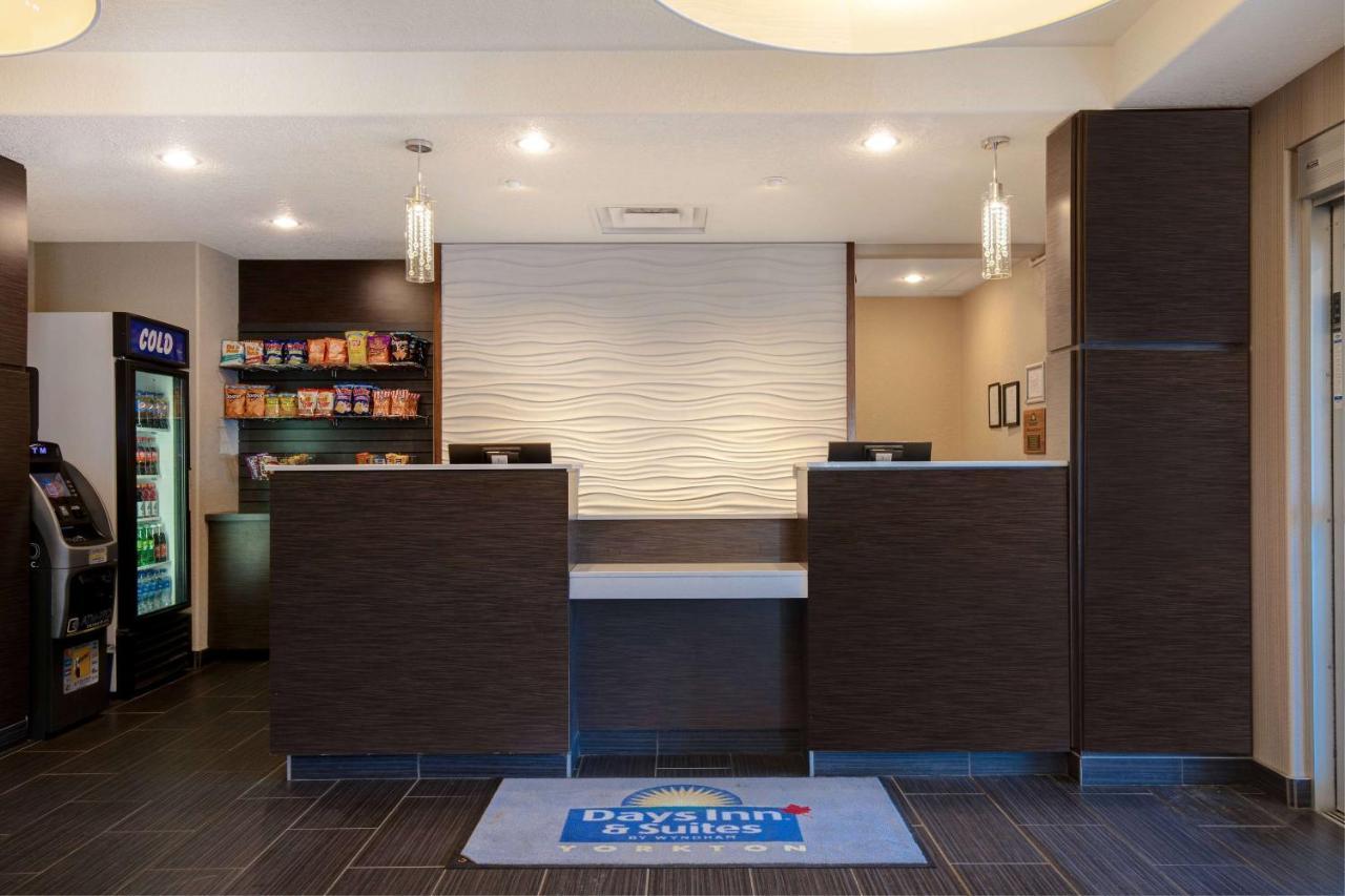 Days Inn & Suites By Wyndham Yorkton Bagian luar foto