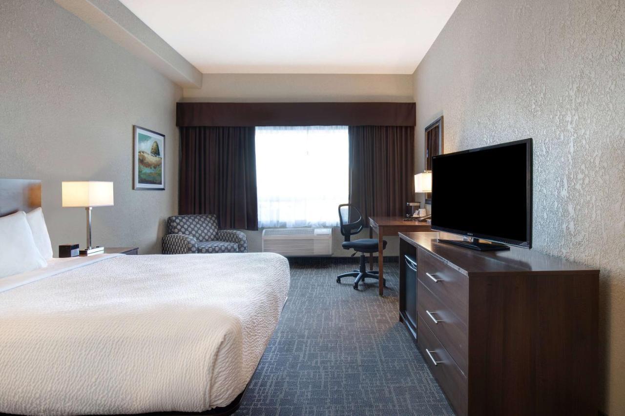 Days Inn & Suites By Wyndham Yorkton Bagian luar foto