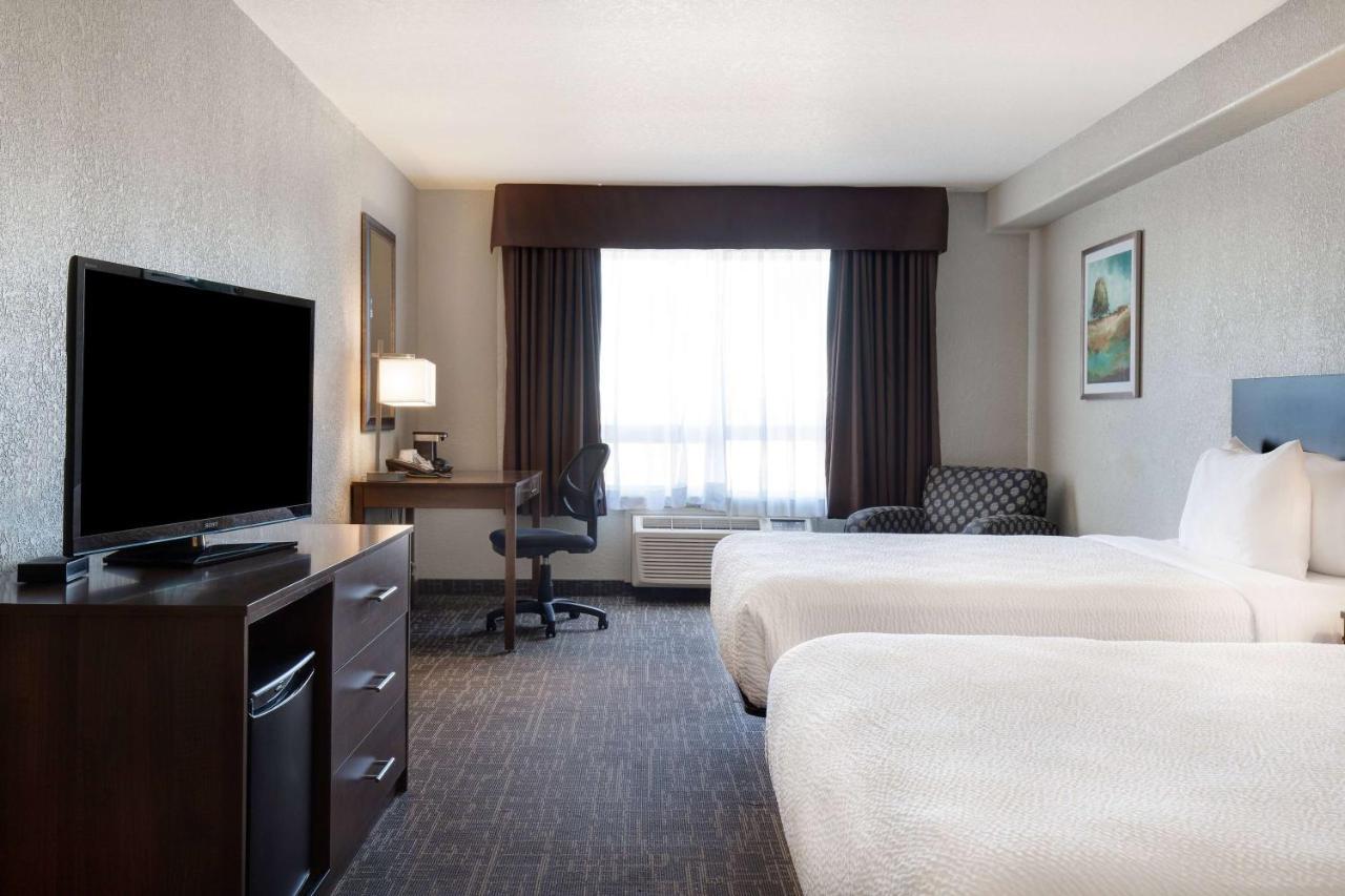 Days Inn & Suites By Wyndham Yorkton Bagian luar foto