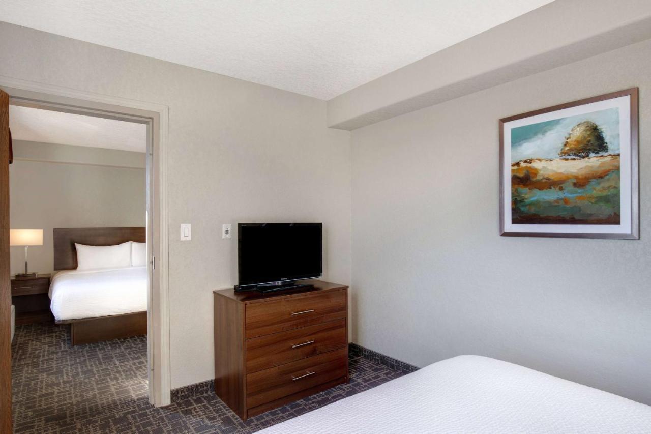Days Inn & Suites By Wyndham Yorkton Bagian luar foto