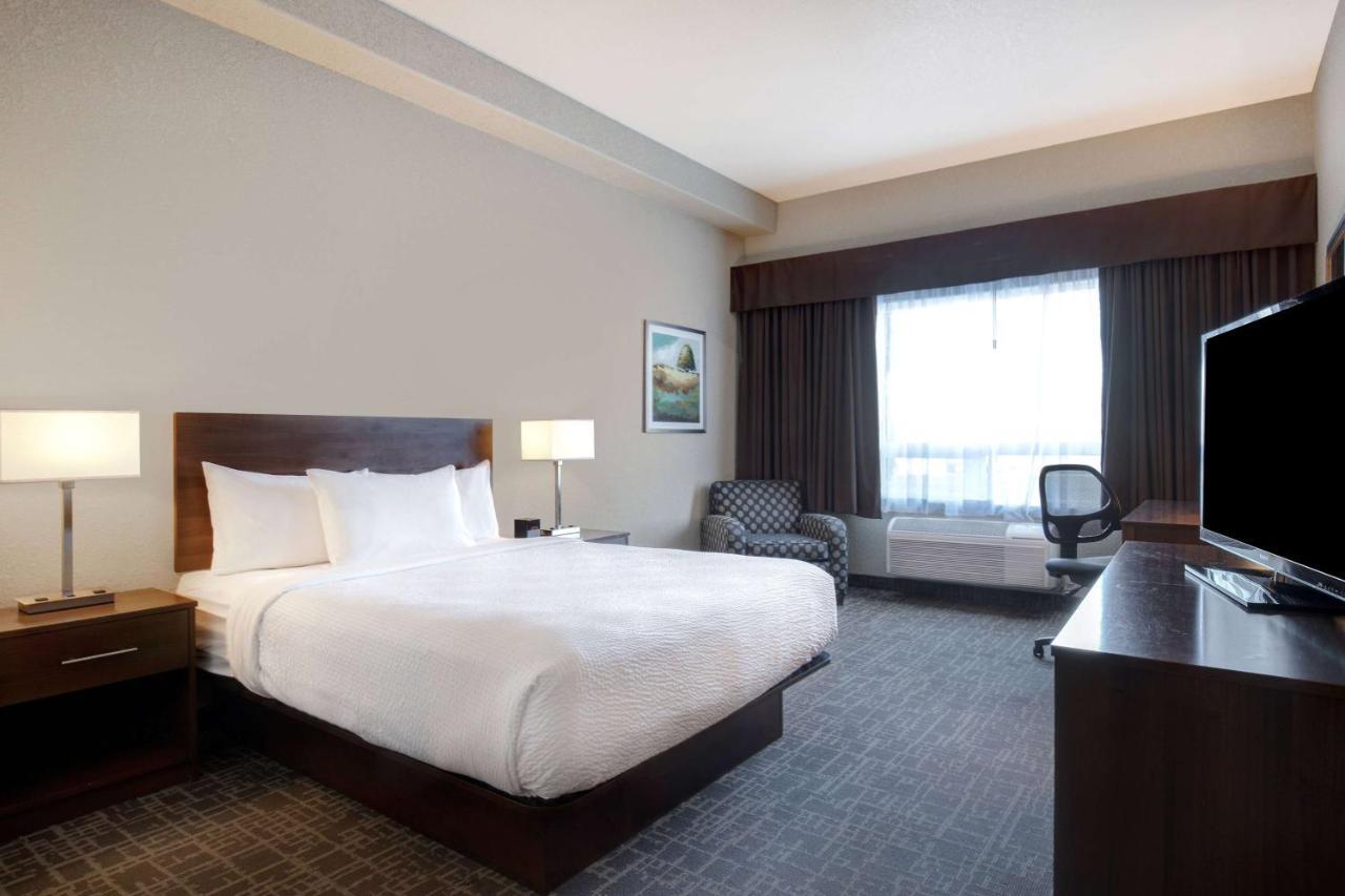 Days Inn & Suites By Wyndham Yorkton Bagian luar foto