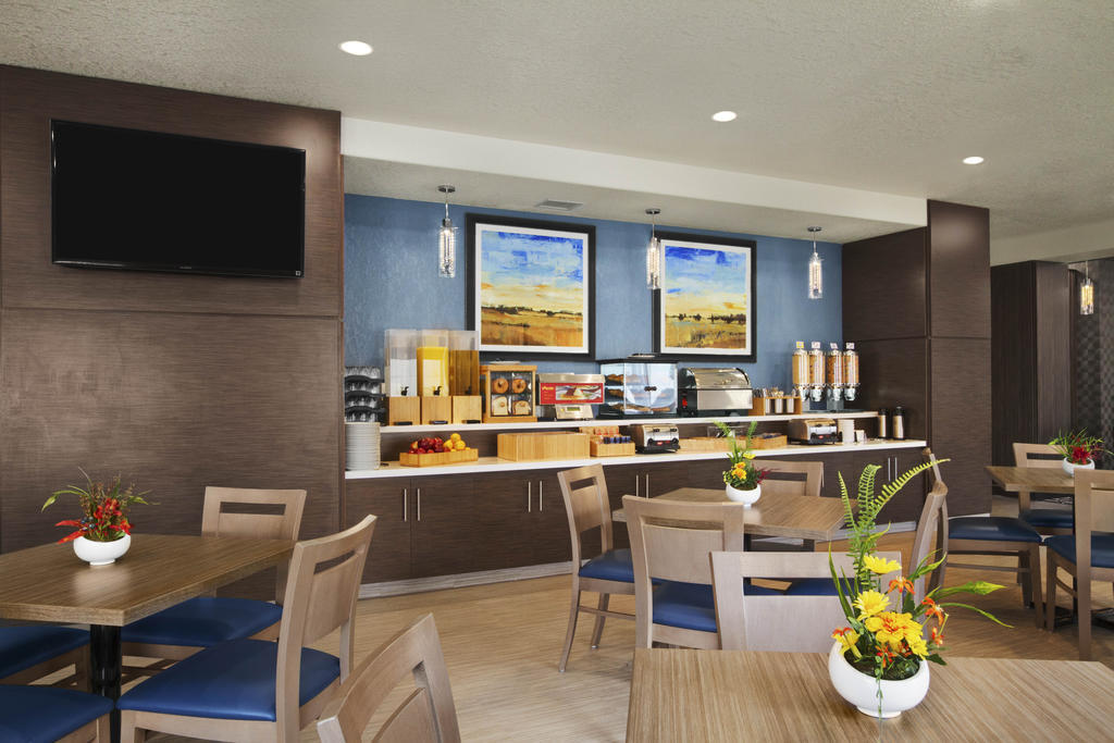 Days Inn & Suites By Wyndham Yorkton Bagian luar foto
