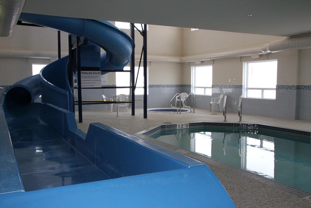 Days Inn & Suites By Wyndham Yorkton Bagian luar foto
