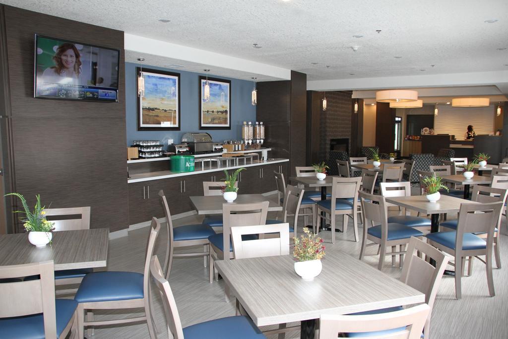 Days Inn & Suites By Wyndham Yorkton Bagian luar foto