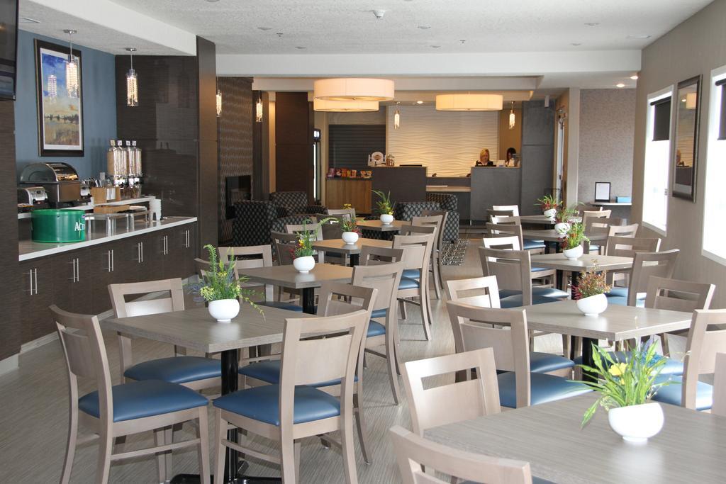 Days Inn & Suites By Wyndham Yorkton Bagian luar foto