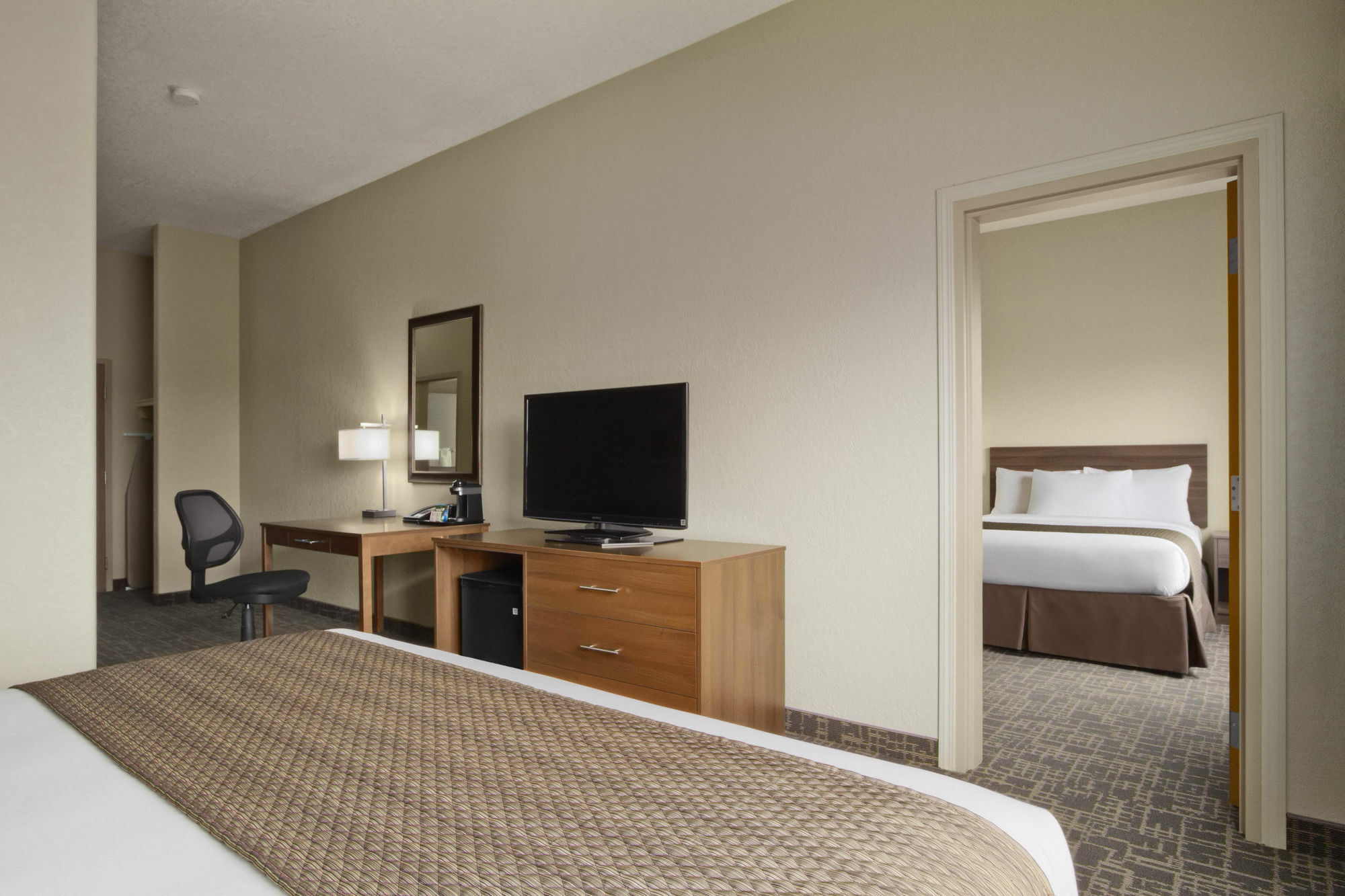 Days Inn & Suites By Wyndham Yorkton Bagian luar foto