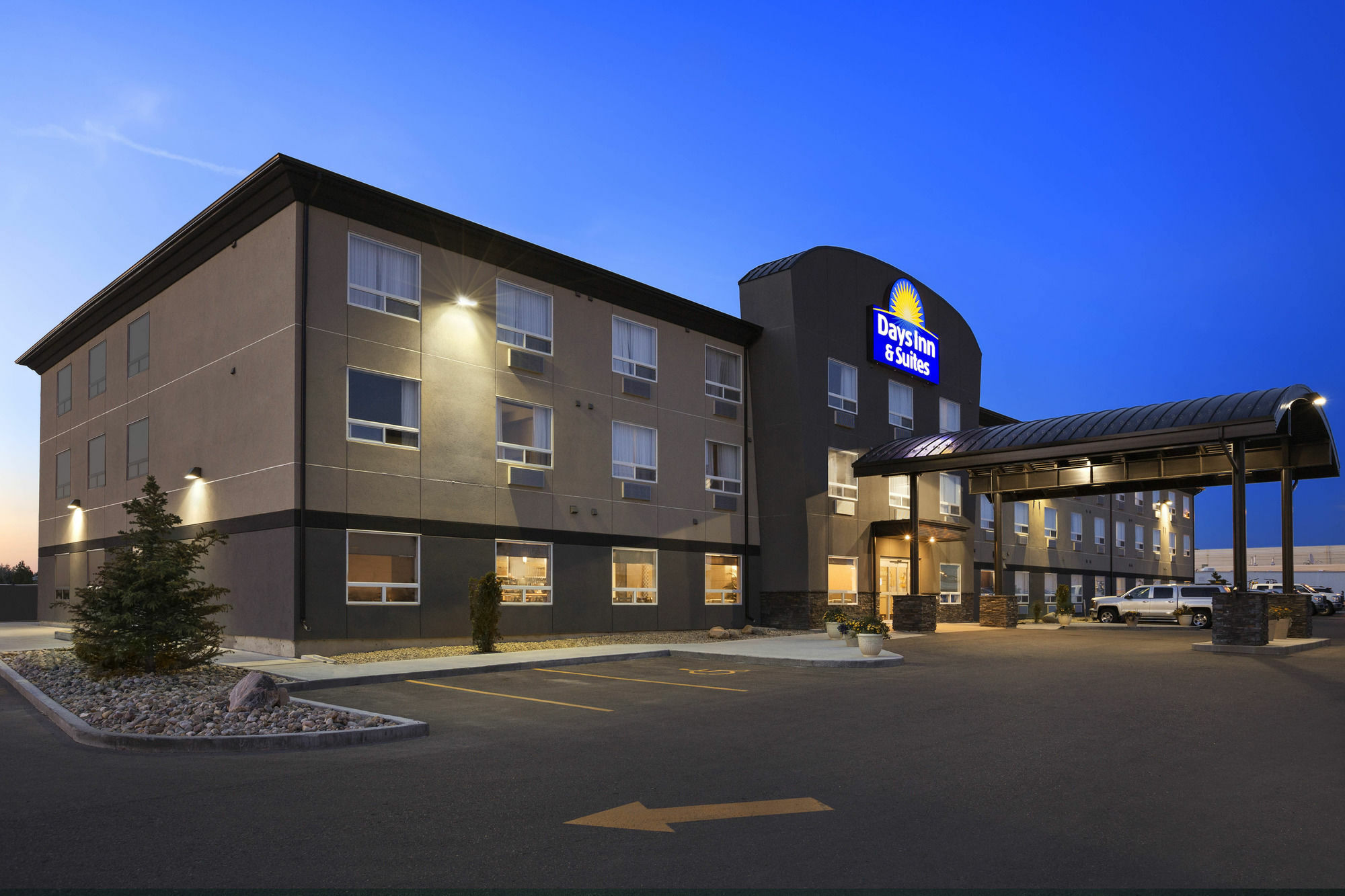 Days Inn & Suites By Wyndham Yorkton Bagian luar foto